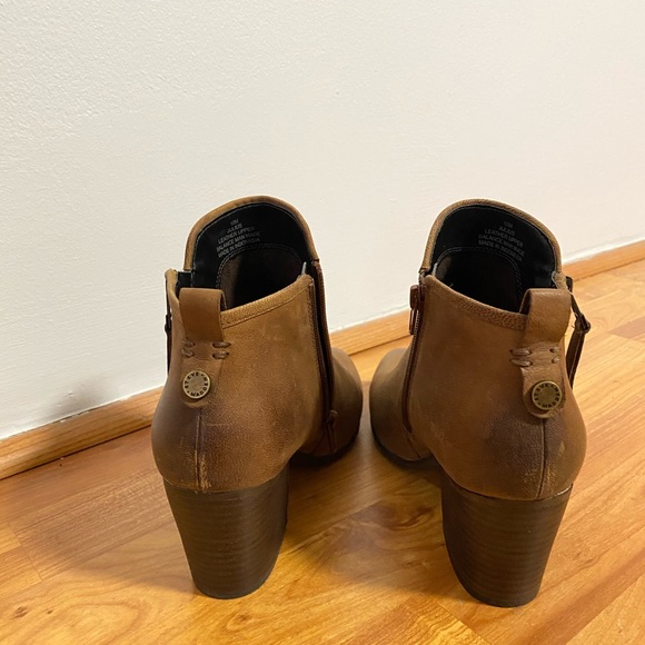 Steve Madden Julius Ankle Bootie - Picture 3 of 8